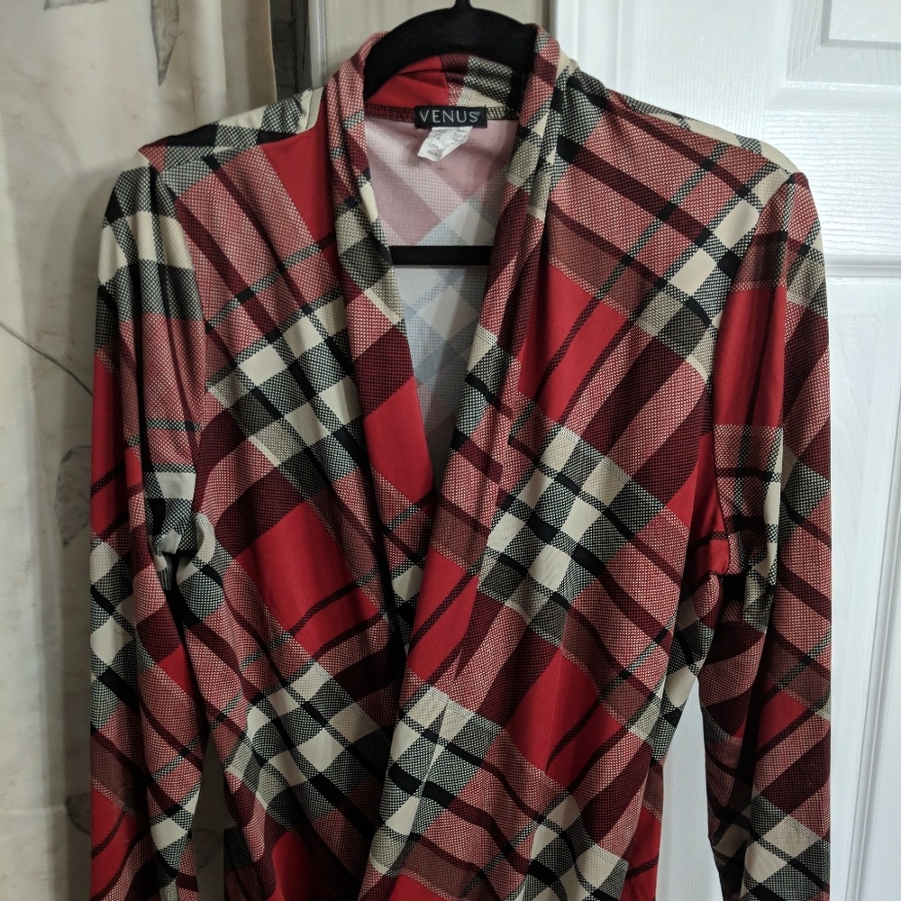 Deep V neck/cowl neck style plaid print top